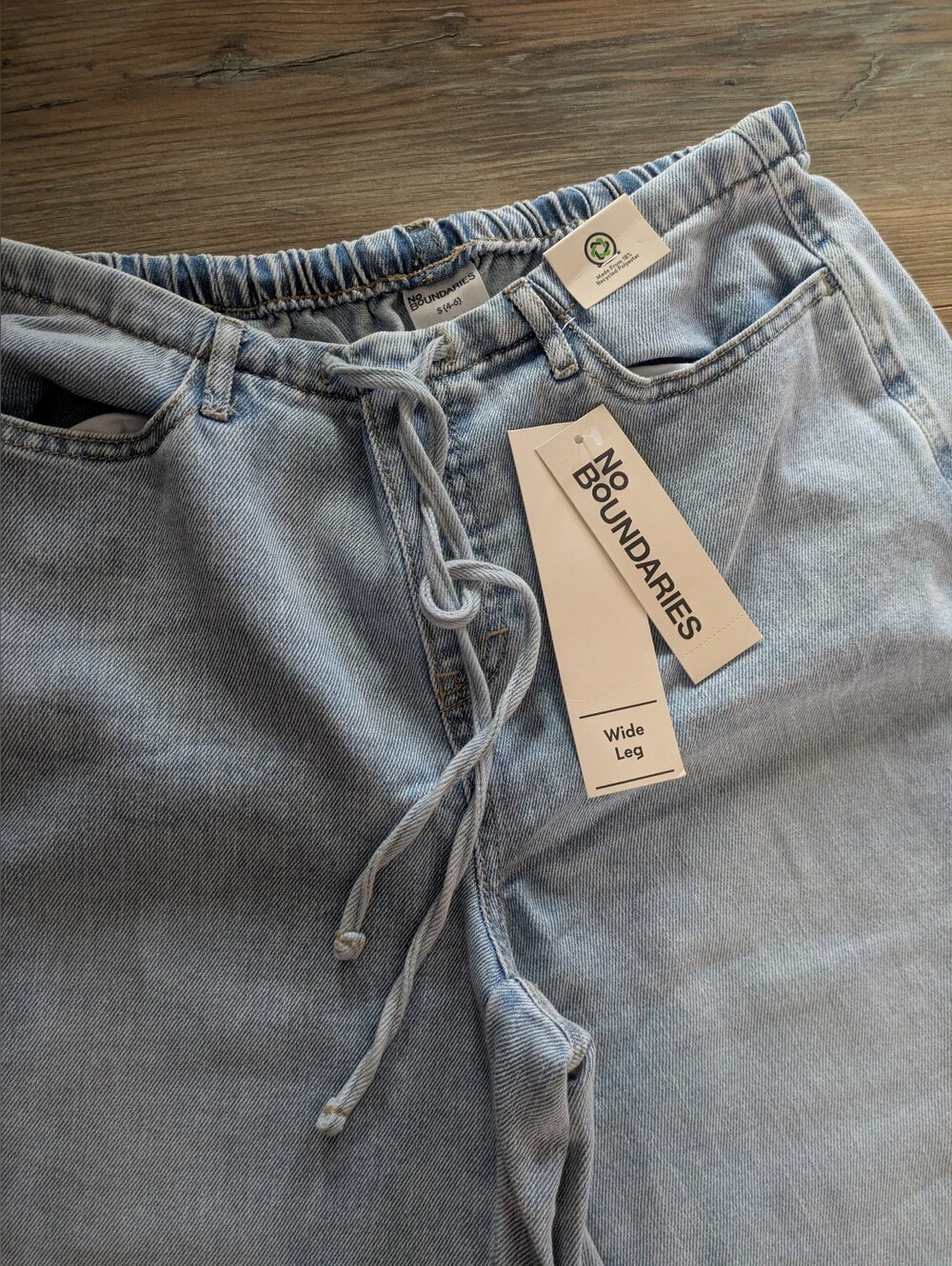 No Boundaries Mid Rise Wide Leg Tie Front Elastic Mini Waist Light Denim Jeans - Picture 2 of 6